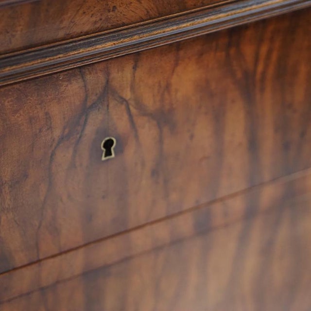 19th Century Louis Philippe Chest of Drawers in Walnut Burl, 1860 For Sale - Image 5 of 18