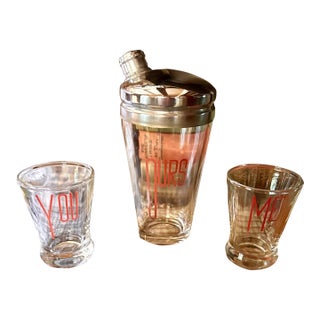 Vintage Art Deco Cocktail Set: Shaker & Glasses, "Me You Ours" - Set of 3 For Sale