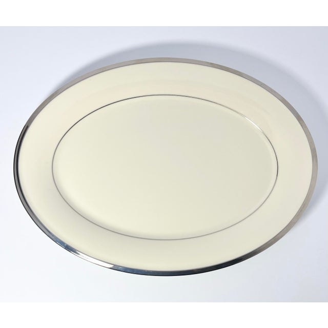 Lenox “Solitaire” Porcelain Oval Serving Platter 14” Excellent condition. No chips, cracks, or fleabites. Length 14” Width...