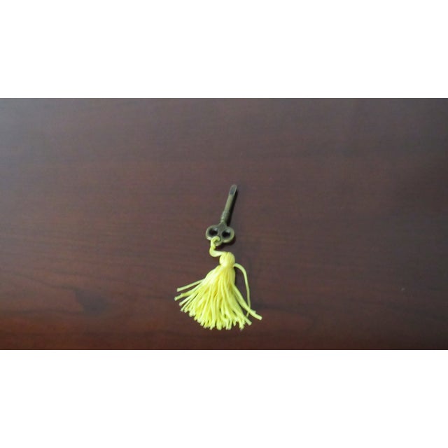 Wood 1980s Bombay Mahogany Nightstand Designer Table For Sale - Image 7 of 8