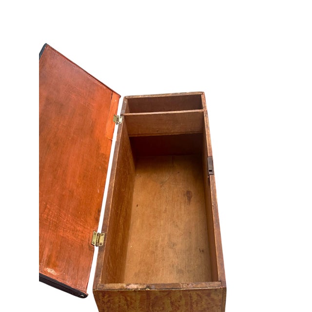 19th-Century Pennsylvania Paint-Decorated Blanket Chest. For Sale In West Palm - Image 6 of 12