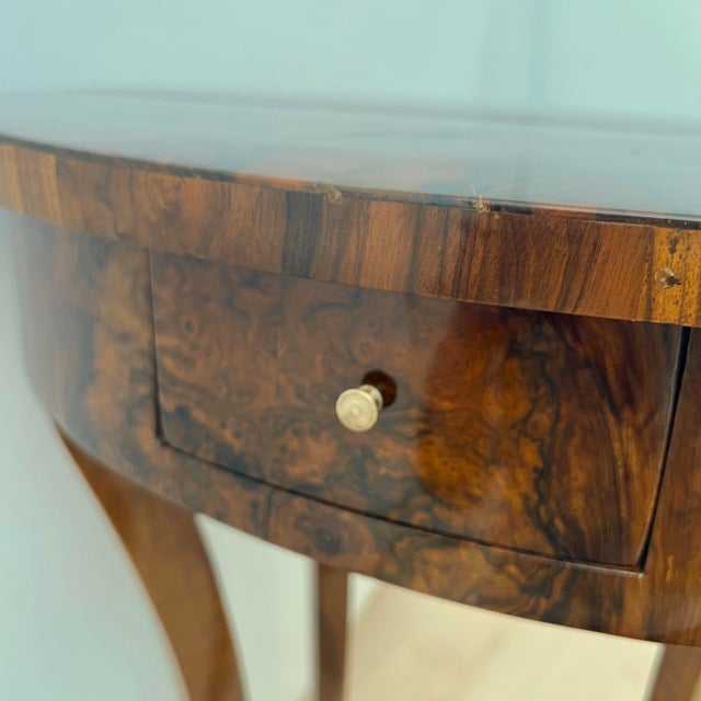 Oval Biedermeier Side Table with Drawer in Walnut Veneer, South Germany, 1820 For Sale - Image 15 of 18