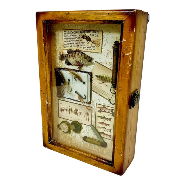 1970s Vintage Adirondack Fly Fishing Motif Wall Mount Key Box With 6 Hooks For Sale