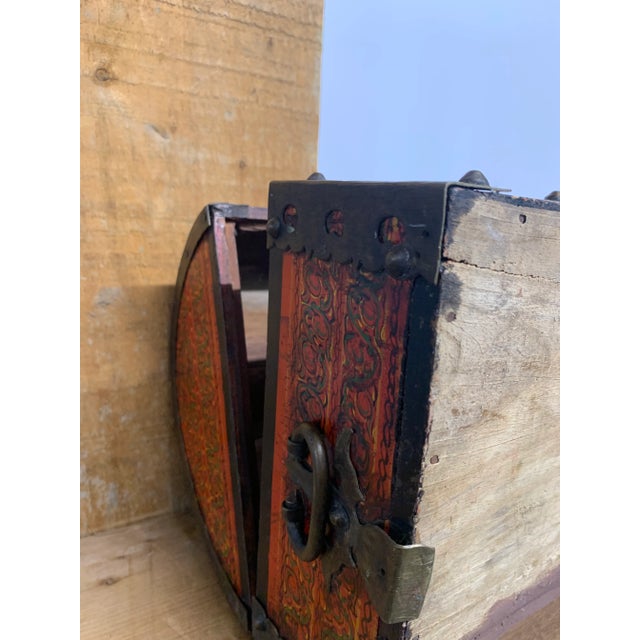 Large 19th Century Anglo Indian Malabar Treasure Chest With Brass Fittings For Sale In Dallas - Image 6 of 11