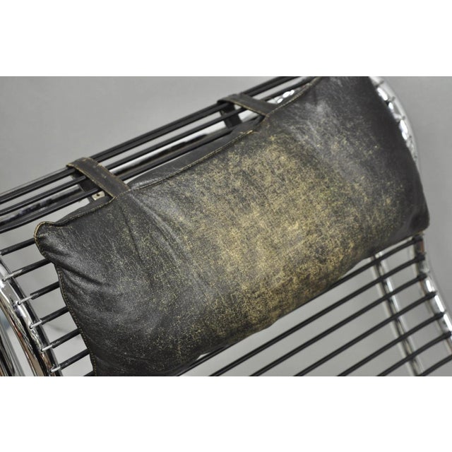 Late 20th Century Vintage Le Corbusier Style Mid Century Modern Chrome Chaise Lounge Chair, Italy For Sale - Image 5 of 18
