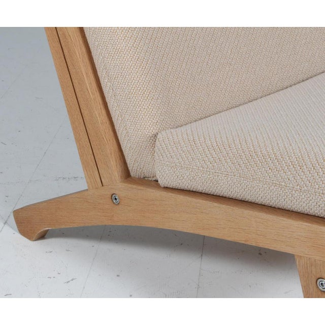 Lounge Chair Model Ge-370 attributed to Hans J. Wegner for Getama, 1960s For Sale - Image 4 of 8