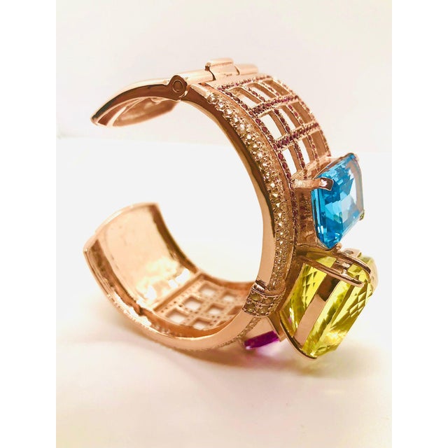 Late 20th Century Bochic ‘Capri’ Vintage Natural Amethyst, Lemon Topaz & Blue Topaz Bangle In 18K For Sale - Image 5 of 15