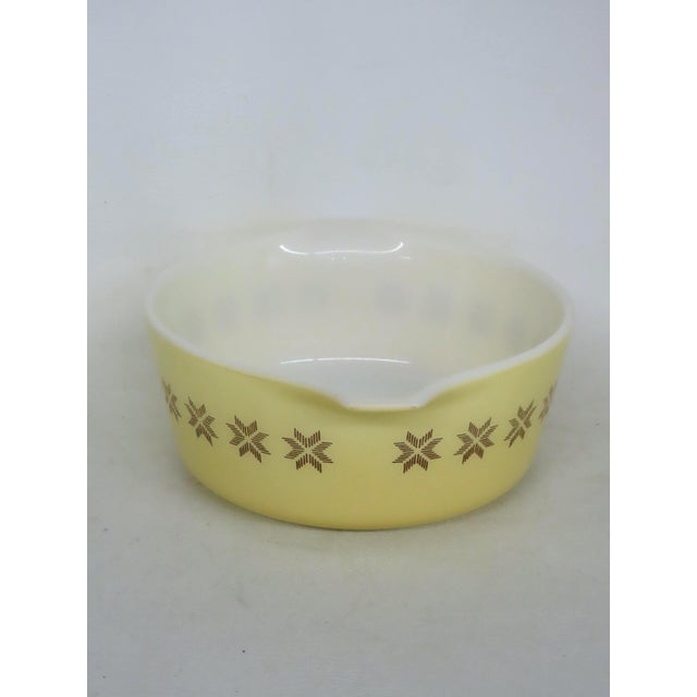 Mid Century Pyrex Town Country Yellow Casserole Dish Cross Stitch Star 4673b For Sale - Image 12 of 15