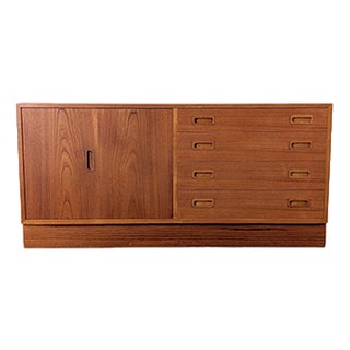 Mid-Century Danish Teak Lowboard from Hundevad & Co. For Sale
