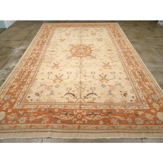 Galerie Shabab Collection Mid-20th Century Turkish Anatolian Large Carpet For Sale - Image 4 of 10