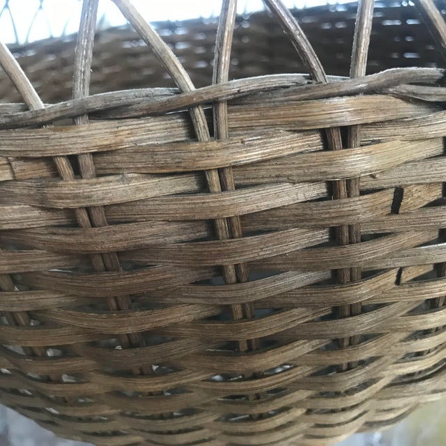 Large Indonesian Table Lamp in Double-Layered Glass and Wicker, 1970s For Sale - Image 13 of 18