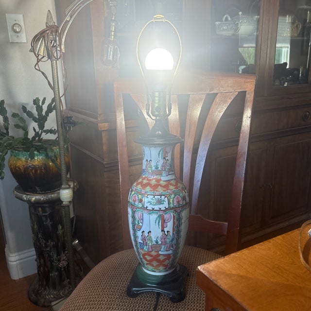 1960s 1960s Chinoiserie Rose Medallion Lamp For Sale - Image 5 of 5