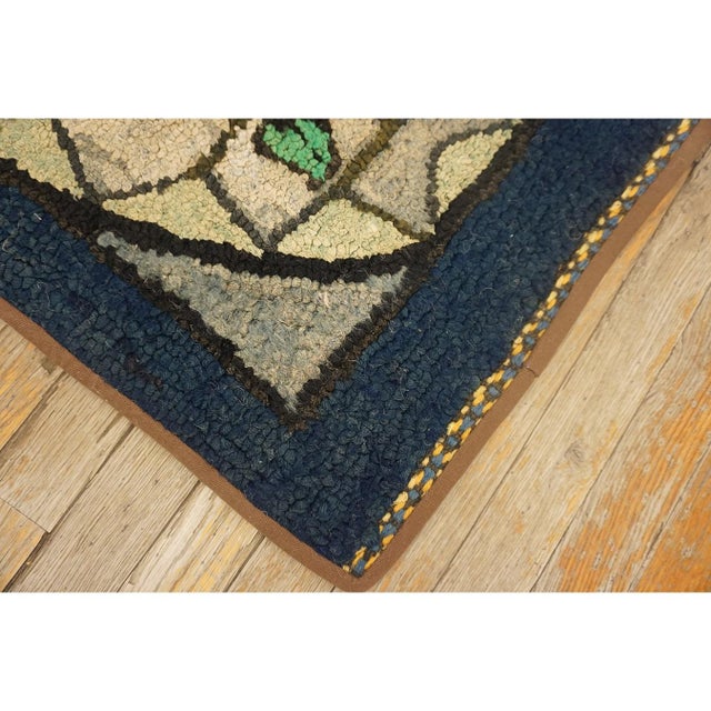 1890s Gray Blue Medallion Folk Art Antique American Hooked Woven Wool Small Rug For Sale - Image 4 of 8