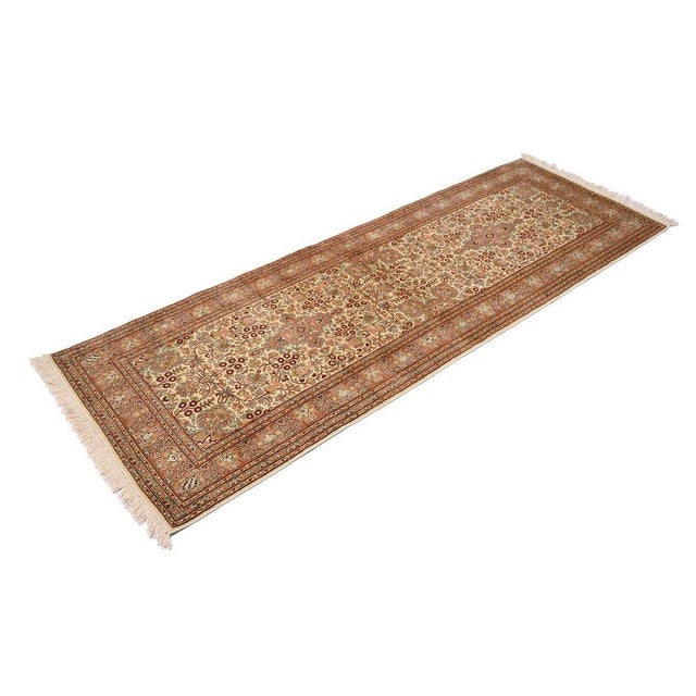 Hand-knotted rug | Size: 219 x 76 cm | Knot density: 550.000 knots/m² | Material: 100% silk | Origin: India | Condition:...