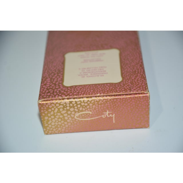 1960s Vintage Bottle of La Rose Jacqueminot Perfume With Original Box 1.75 Fl. Oz. For Sale - Image 5 of 9