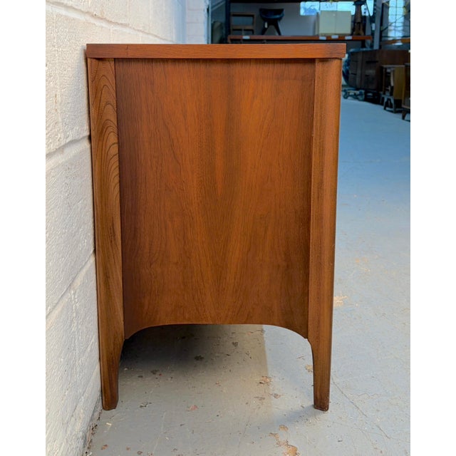 Brown Vintage Mid-Century Kent Coffey Perspecta Credenza, Attributed For Sale - Image 8 of 16