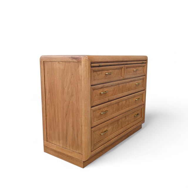 Postmodern Late 20th Century Thomasville Prestige Collection Oak Sideboard or Petite Buffet, Postmodern For Sale - Image 3 of 18