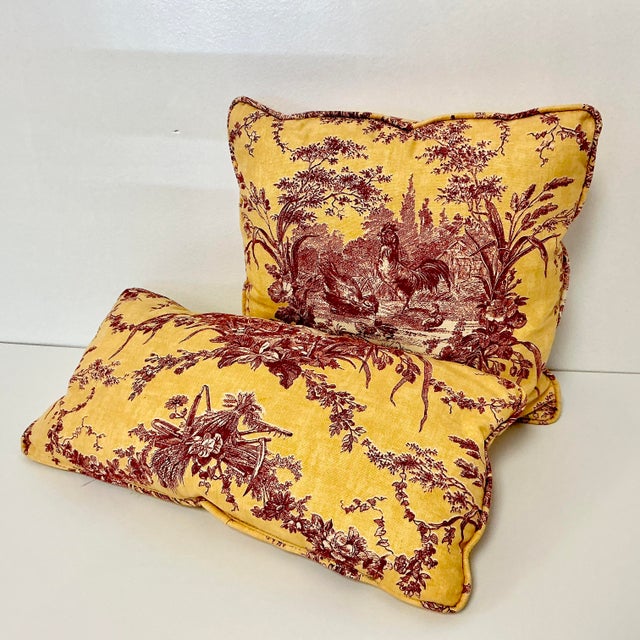 2000 - 2009 Small French Toile Linen Accent Pillows - Set of 2. For Sale - Image 5 of 9