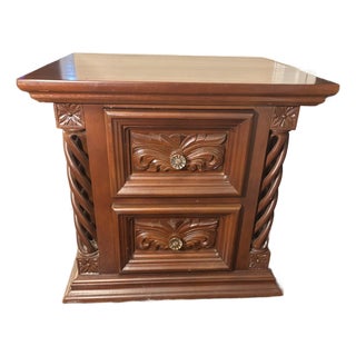 1990s Traditional Carved Wood 2-Drawer End Table / Nightstand For Sale