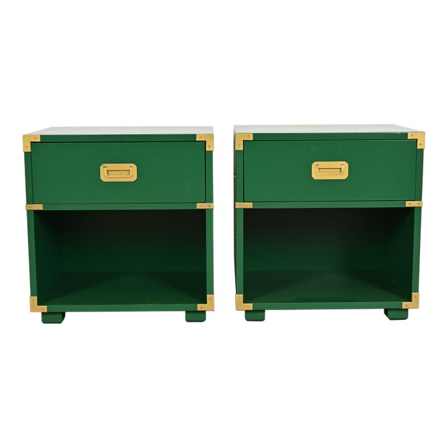 Henredon Mid-Century Hollywood Regency Campaign Green Lacquered Nightstands, Newly Refinished For Sale
