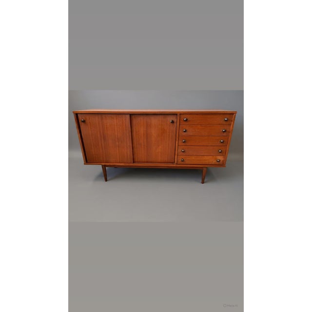 Vintage Sideboard in Teak, 1950, in Very Good conditions. Designed 1950 to 1959