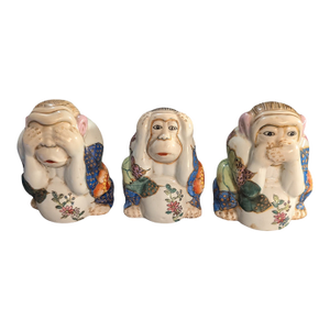 19th/20th Century Chinese Tobacco Leaf Hand-Painted Porcelain Monkeys