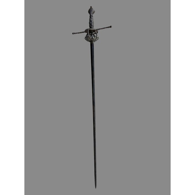 17th Century 17th century shell-shaped rapier with a taza For Sale - Image 5 of 6