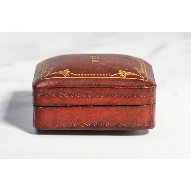 Lovely Small Mid Century Vintage Square Gold Gilt Hand Tooled Leather Jewelry Storage Presentation Box For Sale - Image 4 of 9