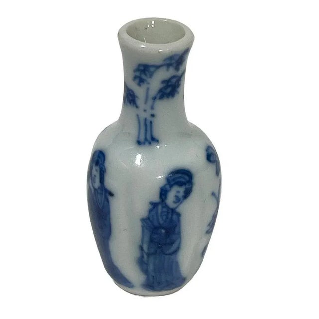 Ceramic Blue and White Kangxi Dollhouse Miniature Vases in Chinese Porcelain, 18th Century, Set of 3 For Sale - Image 7 of 10