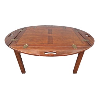 1960's Traditional Style Removable Tray Top Coffee Table by Baker Furniture For Sale