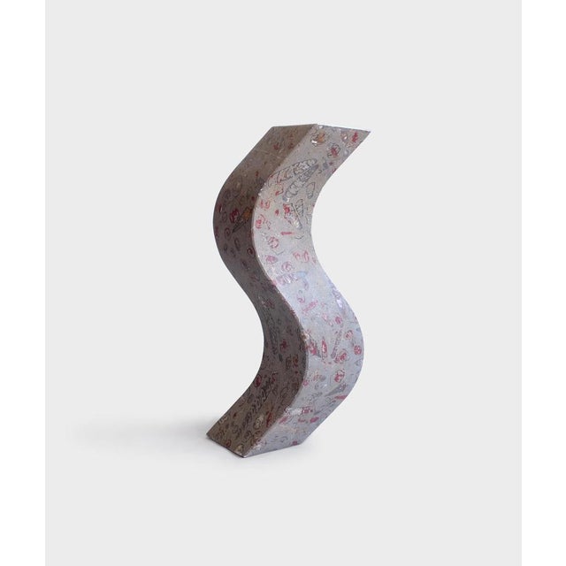 Afrodita sculpture object in jurassic fossil stone by nerinea. Dimensions: w 14 x d 14 x h 39 cm. Materials: natural stone...