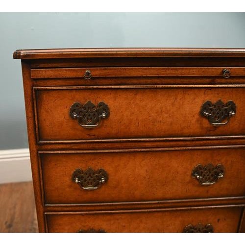 Georgian Revival Bedside Cabinets in Walnut, Set of 2 For Sale - Image 5 of 11