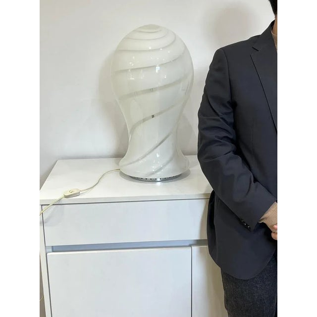 Large Murano glass table lamp, made in Italy, 70s Integra and functioning, 55 cm high. Artisanal processing, purchased in...