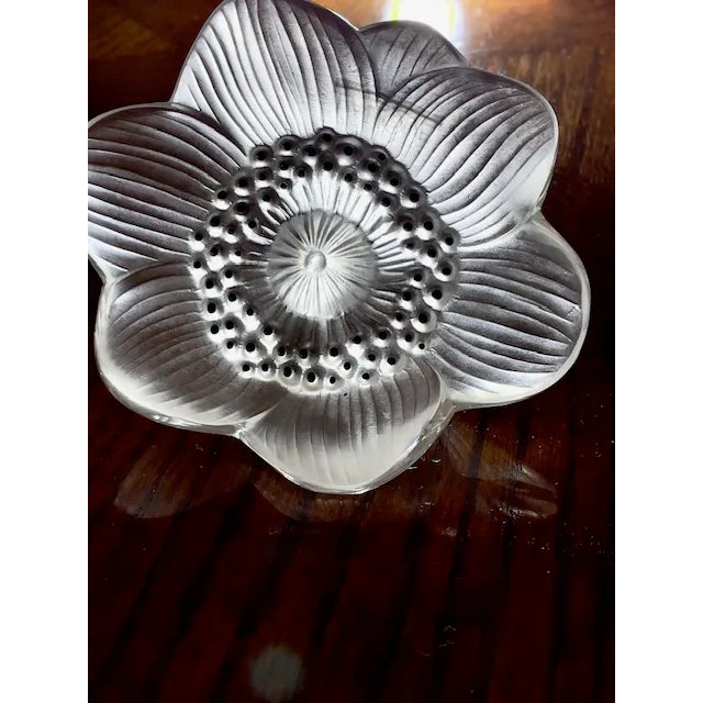 Lalique Lalique French Crystal Vintage Hand Sculptured Anemone Flower New 1970s For Sale - Image 4 of 7