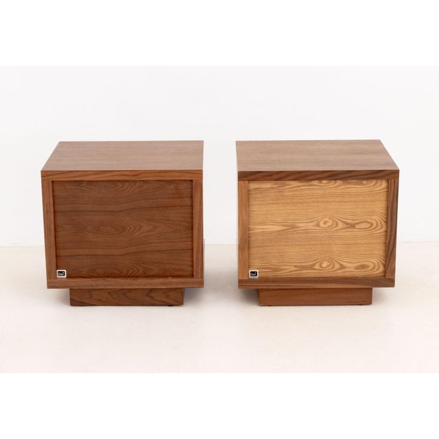 Late 20th Century Pair of Gus Design Group Oak Bedside Tables For Sale - Image 5 of 10