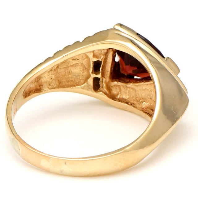 Contemporary 14KY Garnet(3.20) Trillion Ring, size 7.5 For Sale - Image 3 of 5
