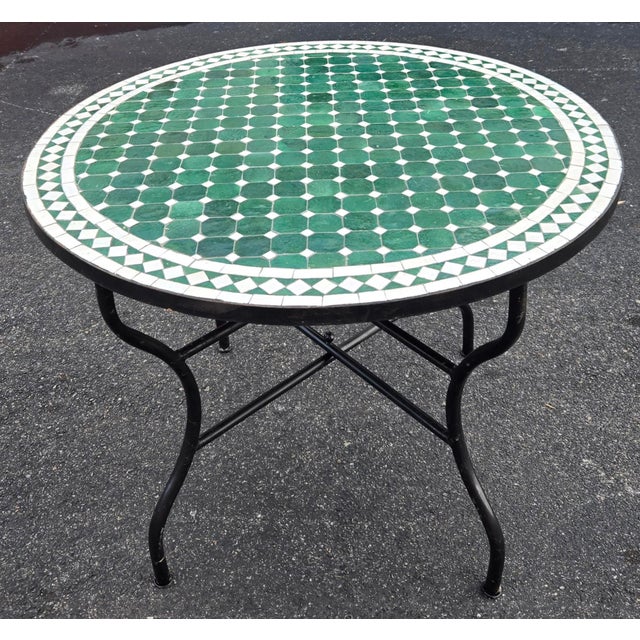 2020s 40" Handcrafted Hunter Green and White Moroccan Mosaic Table For Sale - Image 5 of 7