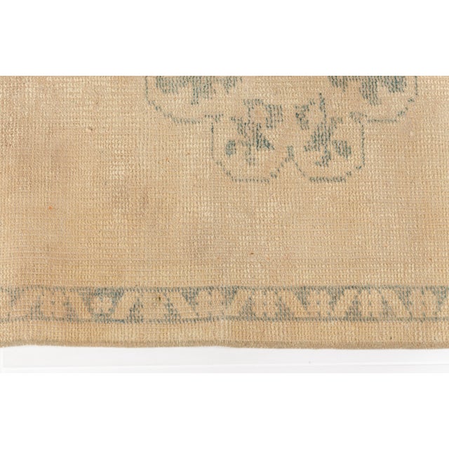 Mid 20th Century Neutral Medallion Turkish Rug For Sale - Image 10 of 10