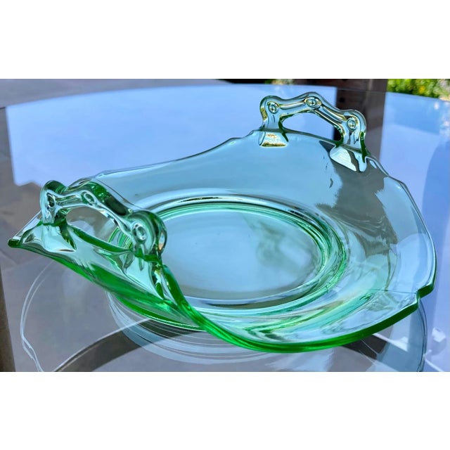 Art Deco -Circa 1920 Uranium Glass Double Handle Bon Bon Dish, Mt. Pleasant Pattern by l.e. Smith Glass For Sale - Image 3 of 13