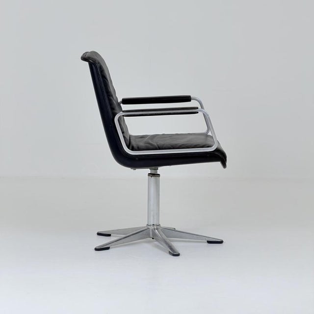 Exceptional original 1970s German executive armchair from the Program 2000 series by Wilkhahn, designed by Delta Design...