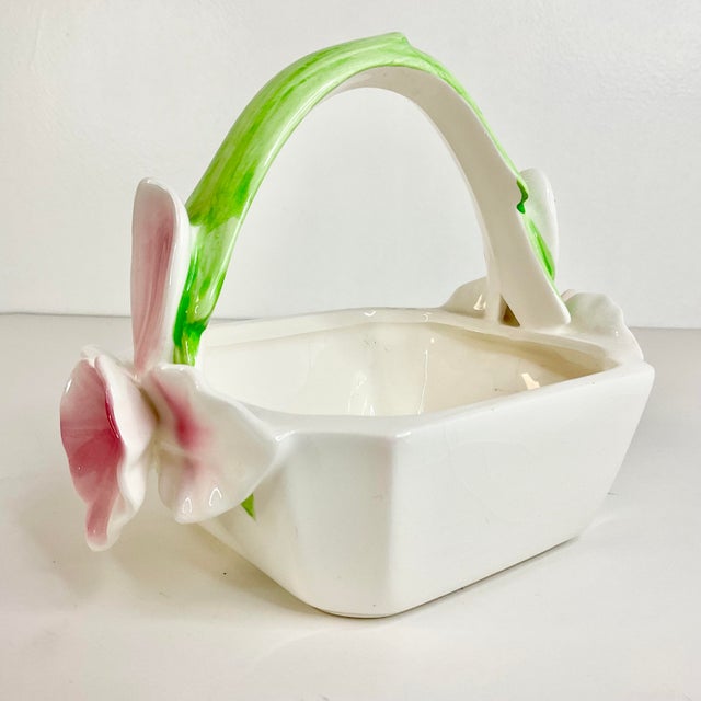 1980s 1980s Vintage Hollywood Regency Trompe L’Oeil Lily Ceramic Serving Bowl Dish For Sale - Image 5 of 8