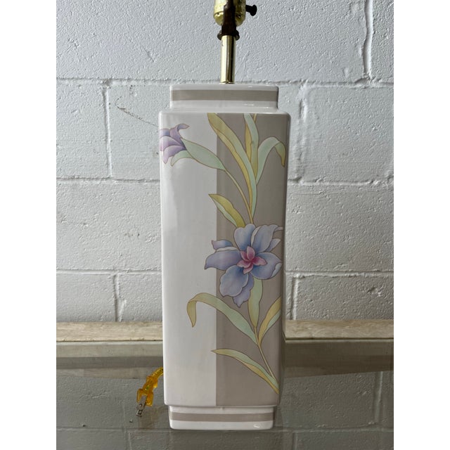 1980s Vintage Murray Feiss Ceramic Floral Table Lamp, Postmodern Hollywood Regency For Sale - Image 5 of 9