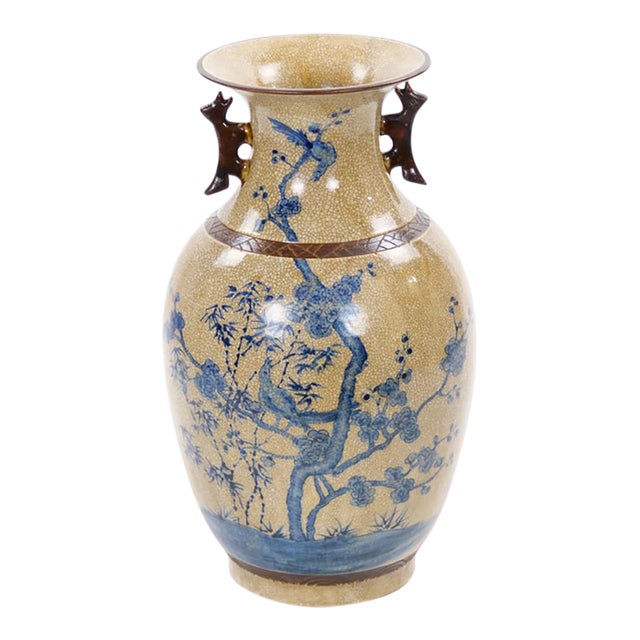 Chinese Blue and White Porcelain Decorative Vase With Phoenix Decoration For Sale