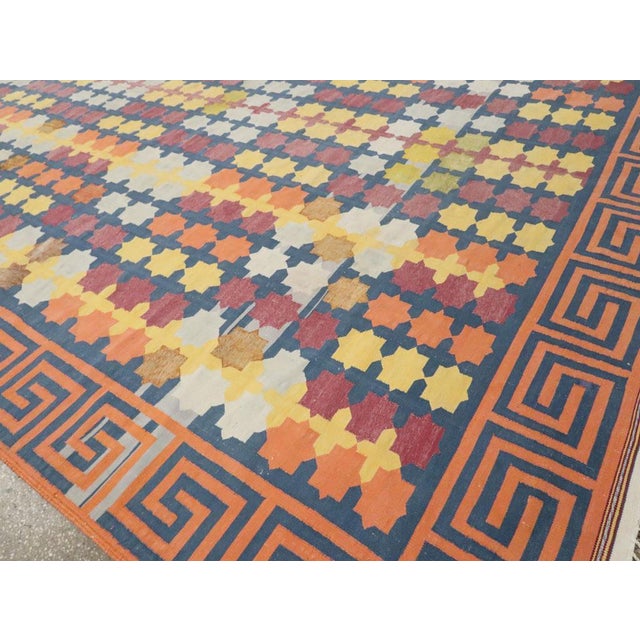 Gold Galerie Shabab Collection Mid-20th Century Handmade Indian Flatweave Dhurrie Room Size Carpet For Sale - Image 8 of 10