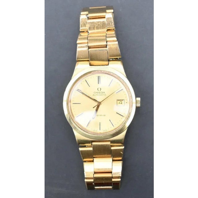 "Omega Genève Vintage Cal 1012 Bracelet Watch, Automatic" A beautiful, elegant men's watch from Omega Genève, caliber...