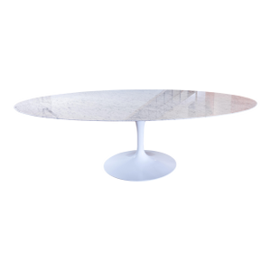 Mid 20th Century Eero Saarinen Marble Tulip Dining Table by Knoll