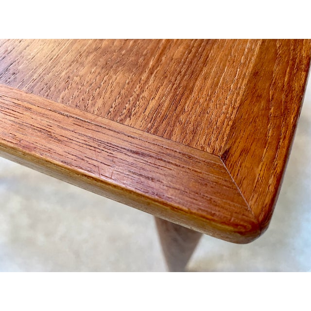 Danish Extendable Square Teak Dining Table with Curved Edges by Poul Hundevad for Hundevad & Co., 1960s For Sale - Image 11 of 17
