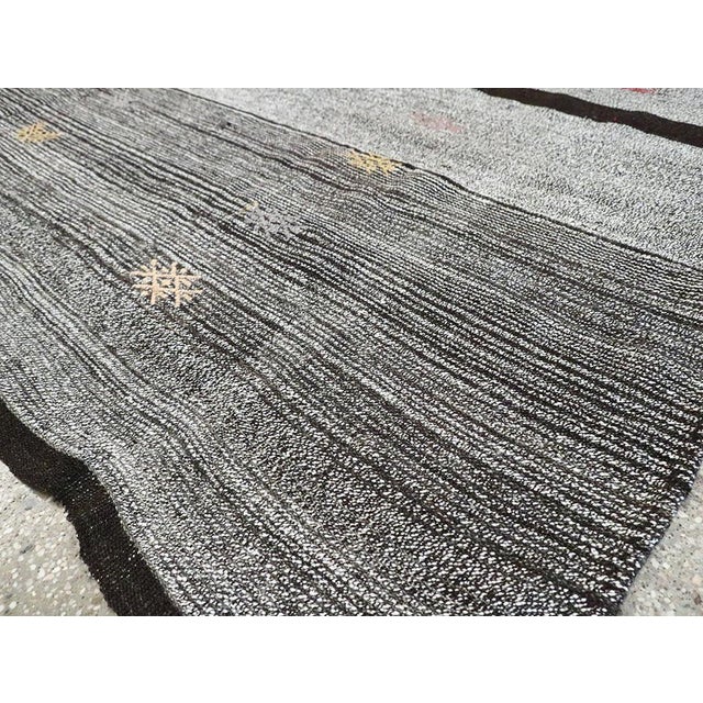 Mid-20th Century Handmade Turkish Flatweave Kilim Accent Rug For Sale - Image 9 of 10