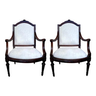 Pair of 18th Century Italian Walnut Chairs For Sale