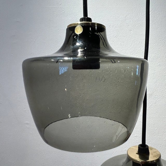 1970s Adjustable European Brass and Glass Chandelier For Sale - Image 4 of 8